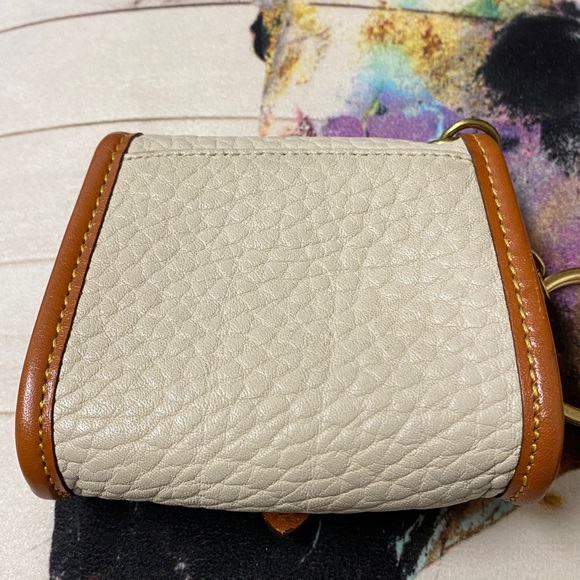 NWOT Dooney & Bourke Bone Leather Style Coin Purse w/Keychain
NWOT - Picture 5 of 12